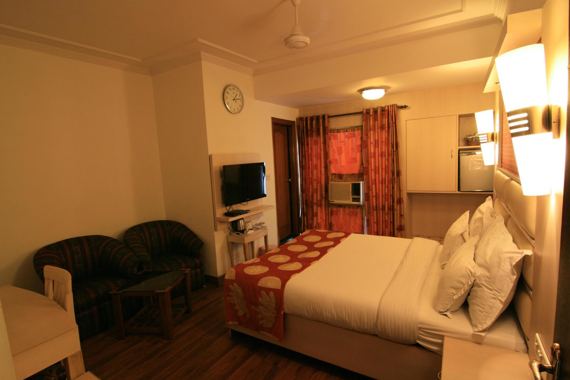 Hotel Sri Nanak Continental Delhi  Værelse billede