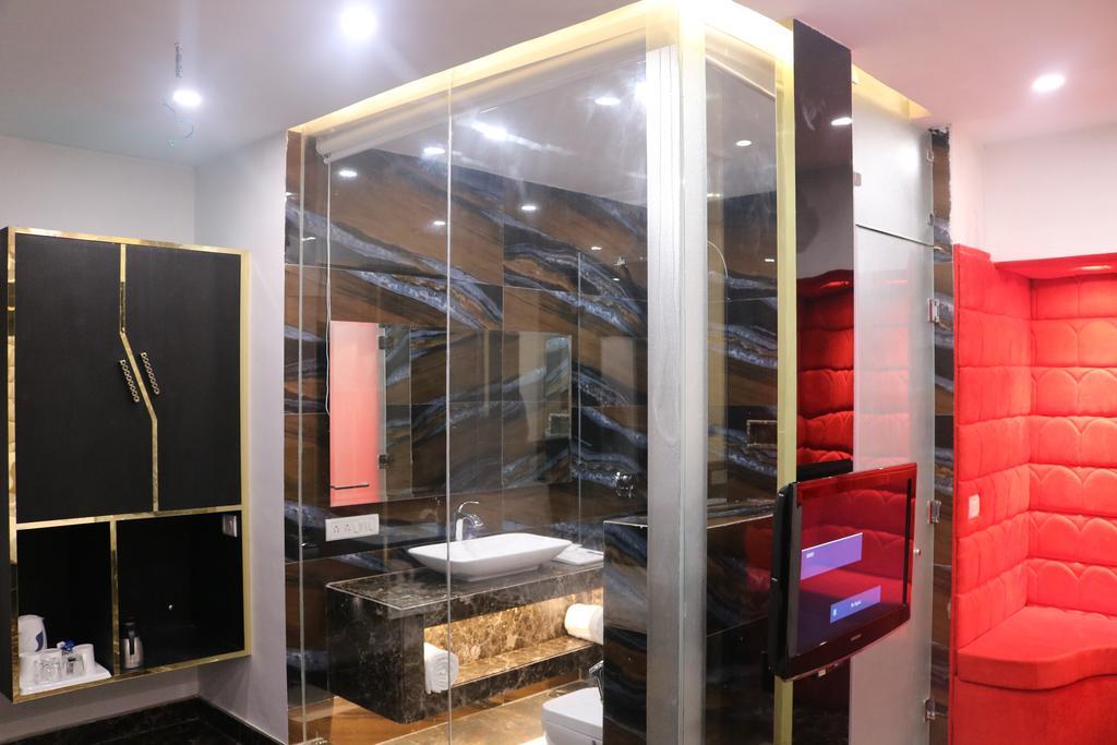 Hotel Sri Nanak Continental Delhi  Eksteriør billede