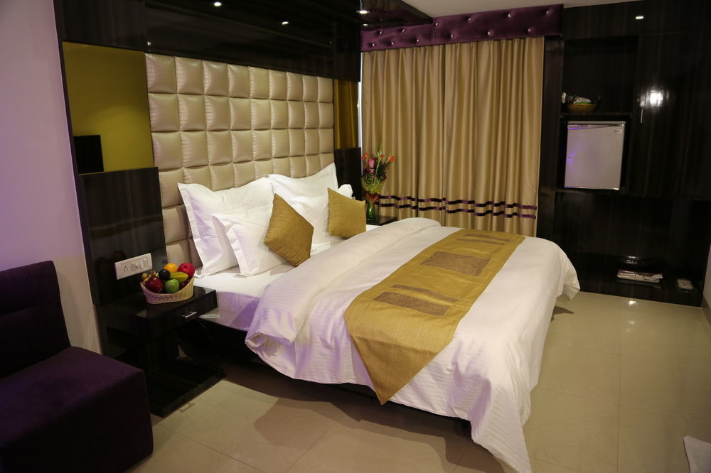 Hotel Sri Nanak Continental Delhi  Eksteriør billede