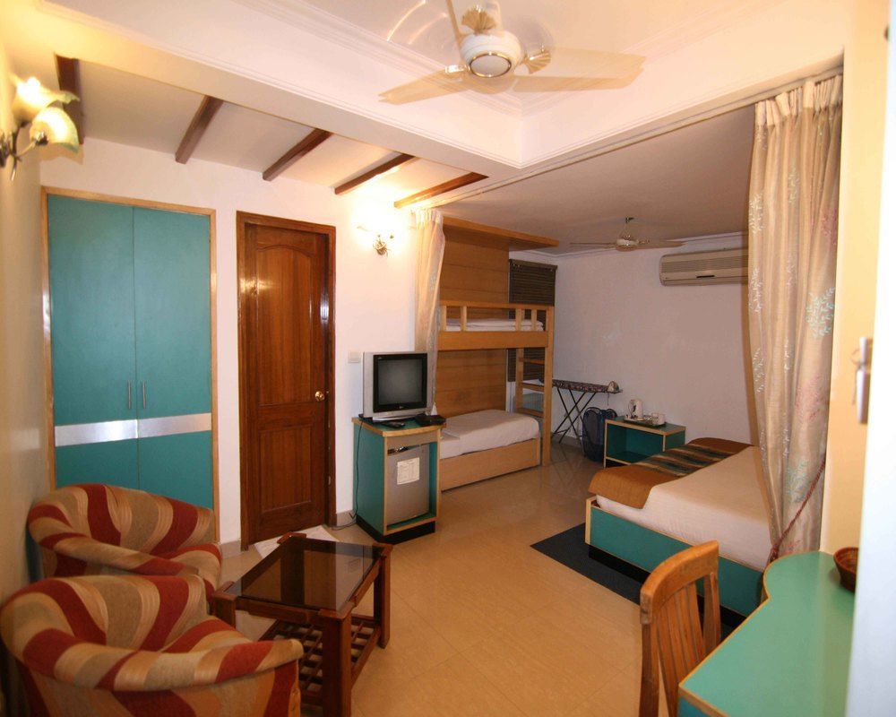 Hotel Sri Nanak Continental Delhi  Eksteriør billede