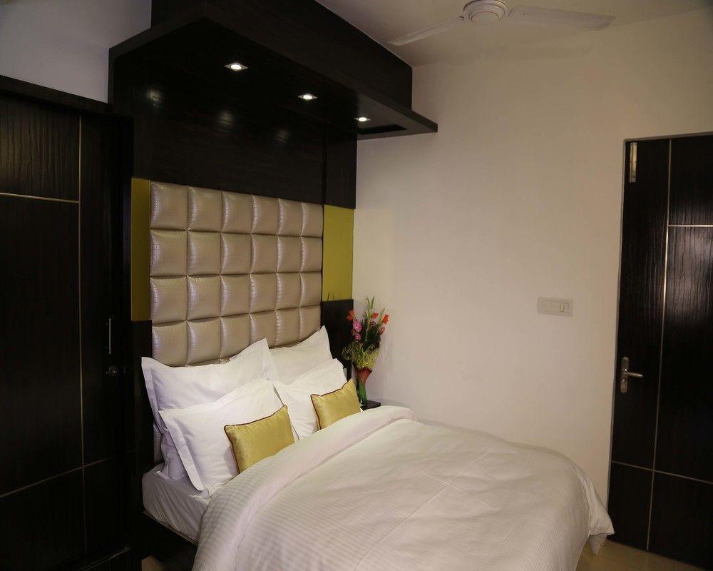 Hotel Sri Nanak Continental Delhi  Eksteriør billede