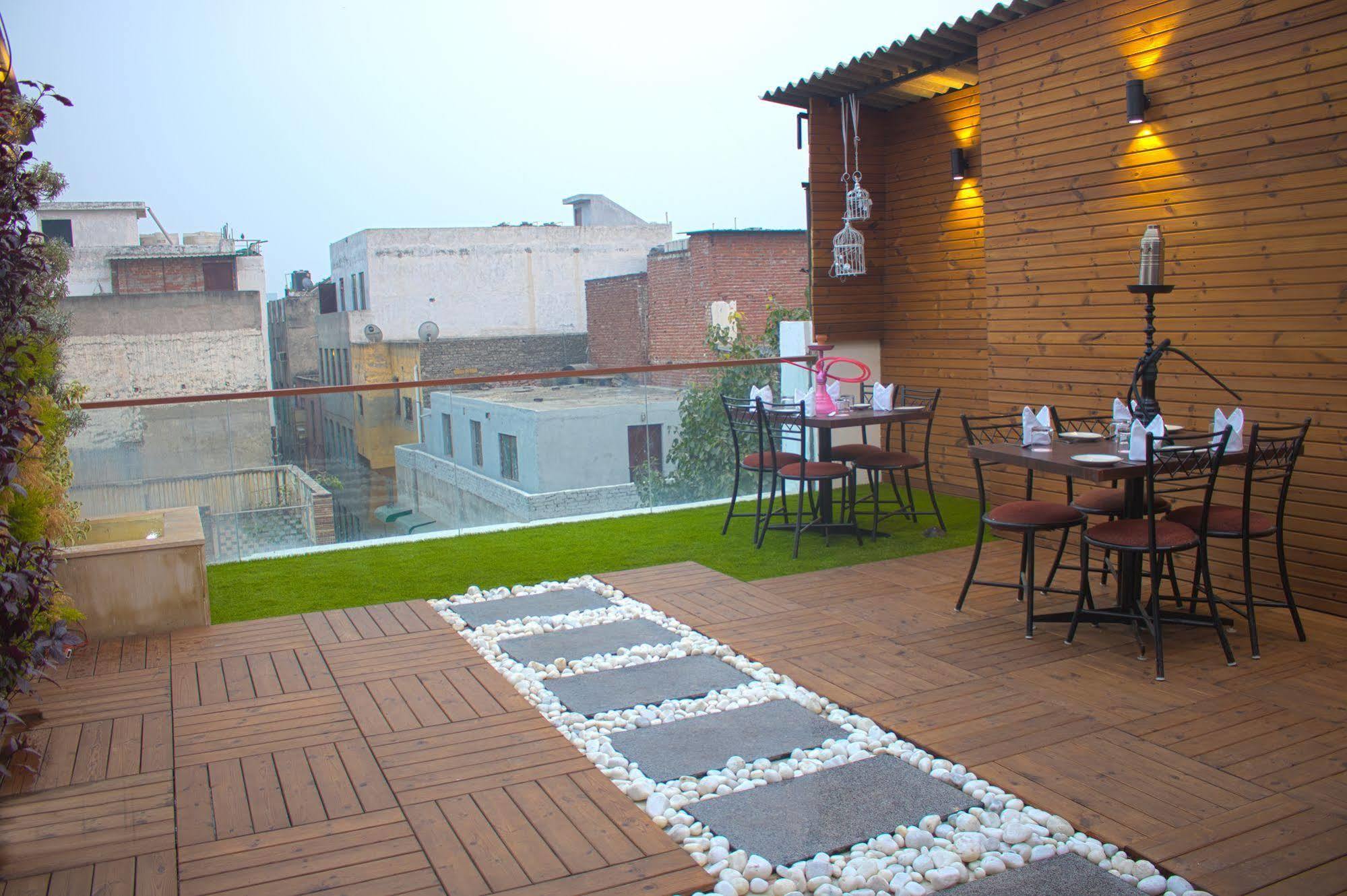 Hotel Sri Nanak Continental Delhi  Eksteriør billede