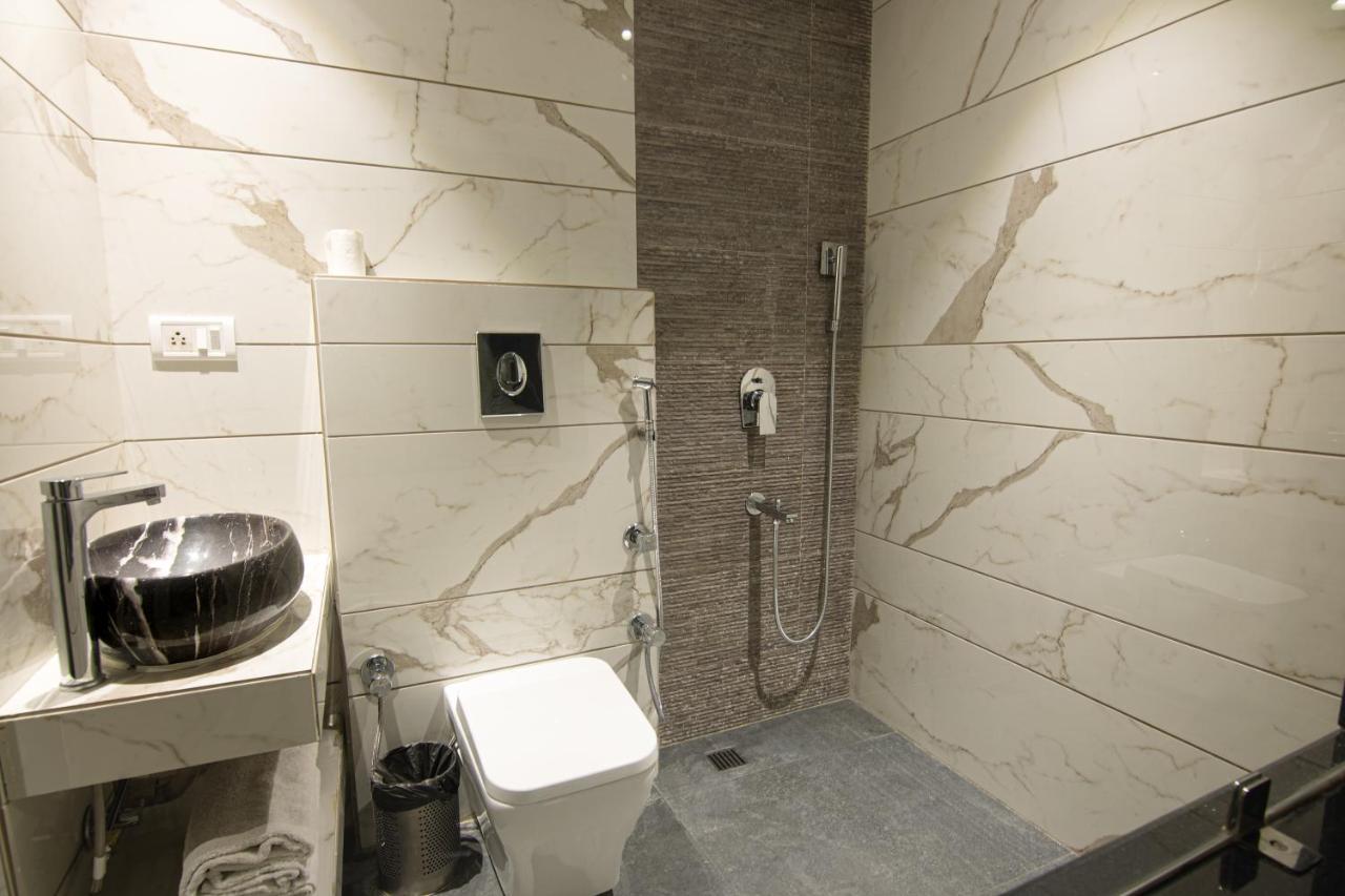 Hotel Sri Nanak Continental Delhi  Eksteriør billede